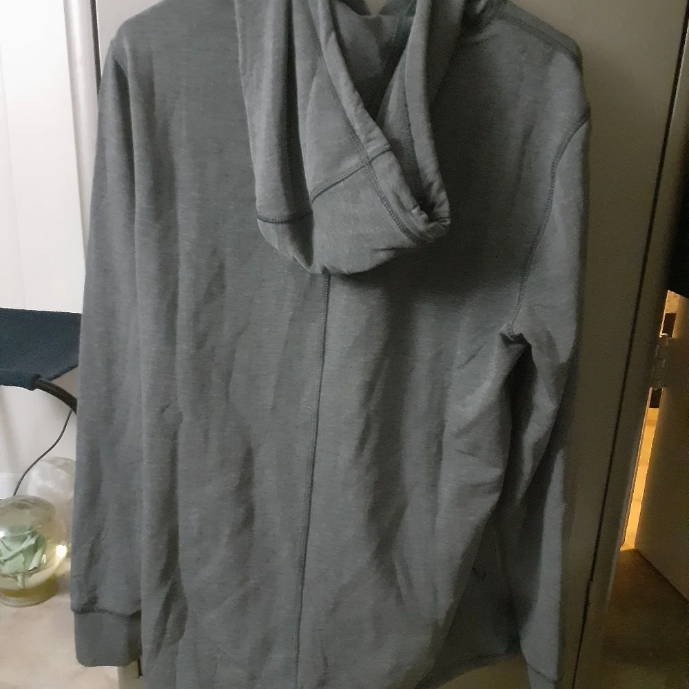 Pullover - Picture 2 of 2